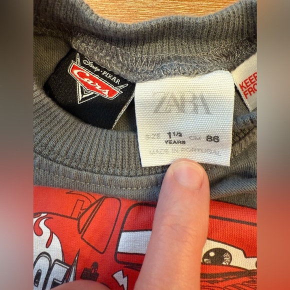 ZARA Toddler Boy Cars Lightning McQueen TShirt size 1 1/2 years 18M - Picture 4 of 8